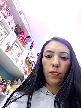 LunaZambrano's Live XXX Chat