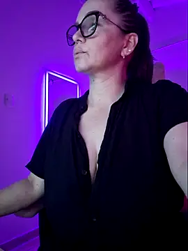 Chatroom XXX en direct de MariaPau_83