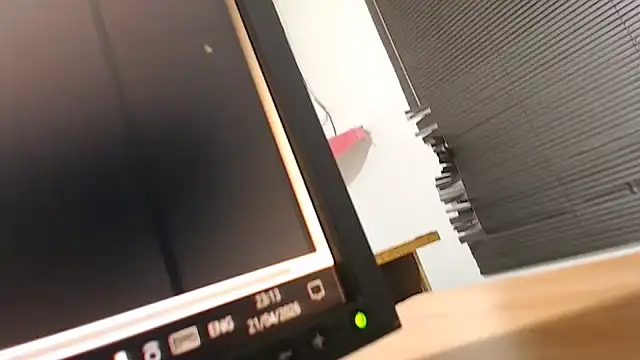 XXX chat uživo modela DarkNipple_