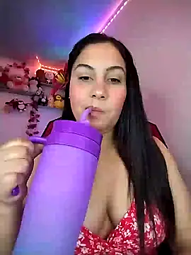 Chat +18 de esmeralda_jadees ao vivo