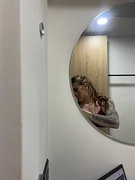 Chatroom XXX en direct de Yaii_