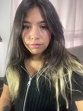 BA_BYY's Live XXX Chat