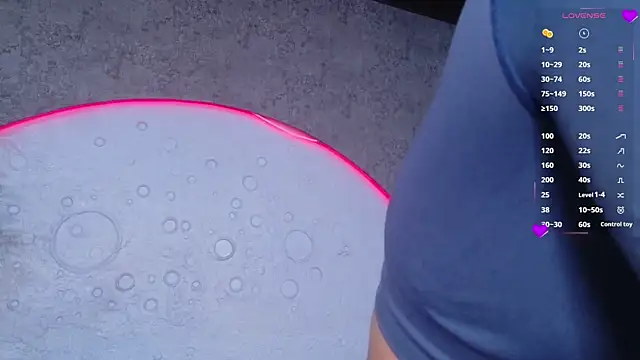 ReinaChloe's Live XXX Chat