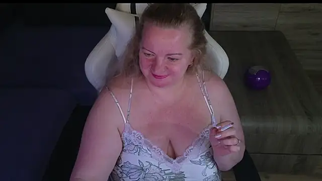 MolligSpielle élő XXX-chatje