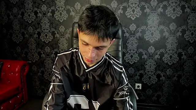 ClarkBev Adlı Modelin Canlı XXX Sohbeti