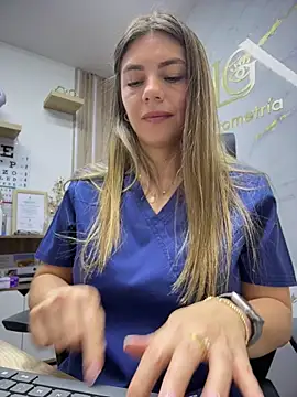 alicee16 élő XXX-chatje