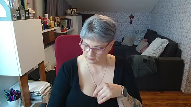 bigtits4you – Naživo XXX chat