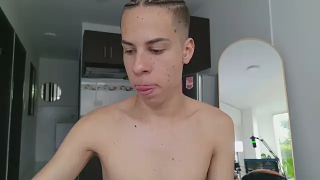 Chatroom XXX en direct de grey___27