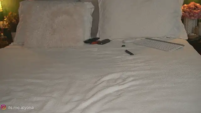 Chat +18 de Alyonaqueen_ ao vivo