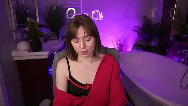 SofiaLuxuryyのライブXXXチャット