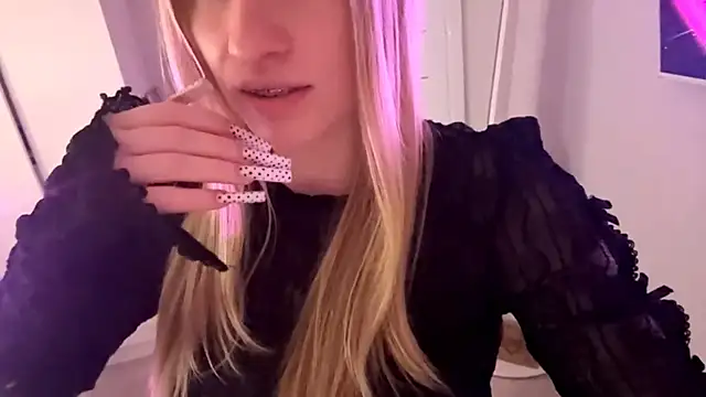 Between_Eeys' Live XXX Chat