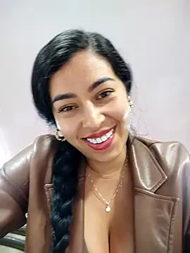 LuiannaのライブXXXチャット