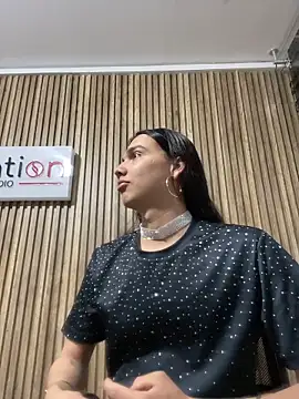 Almaazz: απευθείας συνομιλία ΧΧΧ