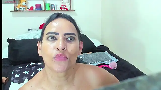 Chatroom XXX en direct de anie_milf1