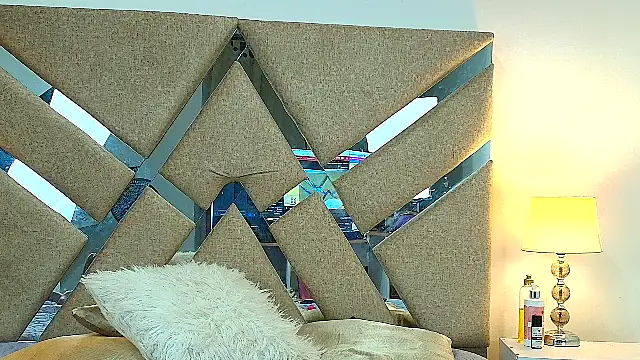 Chat +18 de IsabellMendez_ ao vivo