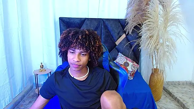 angelll18_: διαδικτυακό σόου στην κάμερα