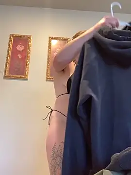 Pokazy przed kamerką – PussiesnCream_