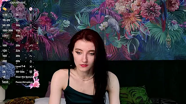 XXX chat uživo modela NicoleLuxe