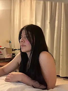 Estefani_32のライブXXXチャット