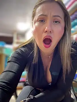 Chat +18 de VIOLETA-25_ ao vivo