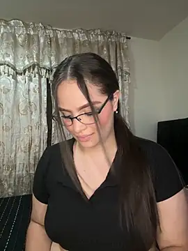 Tayler_Kim Adlı Modelin Canlı XXX Sohbeti