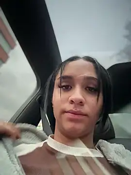 Isabella-Teen's Live XXX Chat