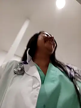 CAROLINE__07 Adlı Modelin Canlı XXX Sohbeti