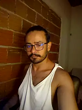 Show de moreno18rn na webcam