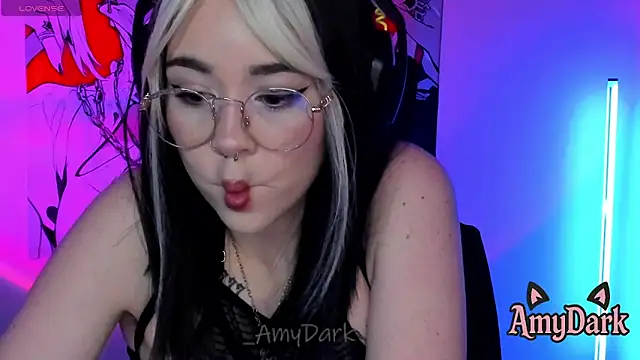 _AmyDark's Live XXX Chat