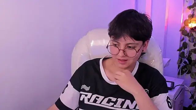 Nathaly_ds Adlı Modelin Canlı XXX Sohbeti