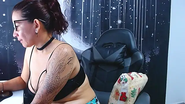 Hikaryfire Chat XXX in diretta