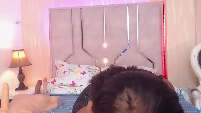 TINNATAYLOR's Live XXX Chat