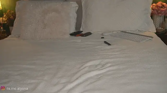 Czat XXX na żywo – Alyonaqueen_