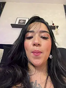 EmmyEvans1's Live XXX Chat