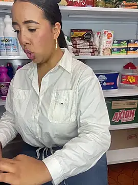 دردشة _PRETTYANGEL_ الجنسية المباشرة