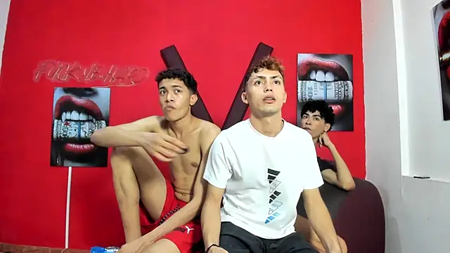 AVENGER_BOYS2026 Show Webcam