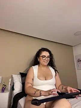 AlmaraRouge Adlı Modelin Canlı XXX Sohbeti