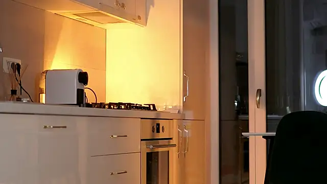 Chat +18 de ElaraShine ao vivo