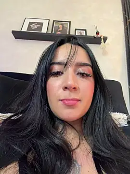 EmmyEvans1's Live XXX Chat