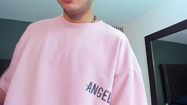 Pokazy przed kamerką – ares_pain