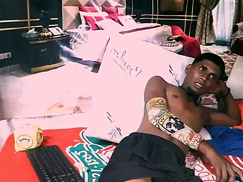 Chat XXX en directo de IndianThuggin