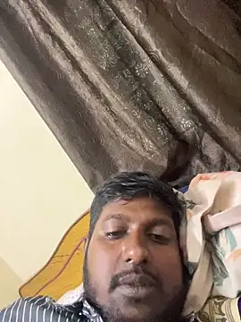 Show modela Jon410 na web-kameri