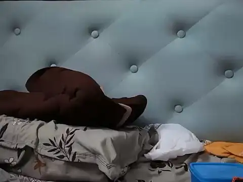 YourBlackBull: вебкам-шоу