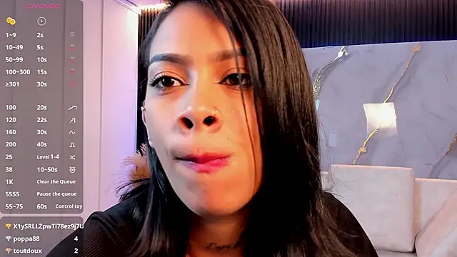 Saara_Corraless' Live XXX Chat