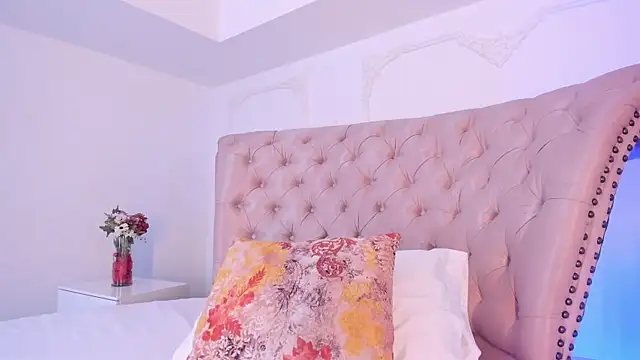 LucianaBlanco_'s Live XXX Chat