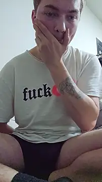 BigJuicy18cm webcam show