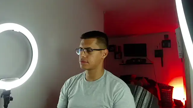 دردشة _John_Boy_ الجنسية المباشرة