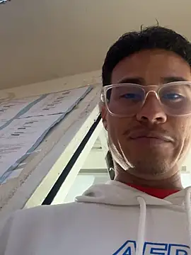 Chat XXX ao vivo de TavoHot_