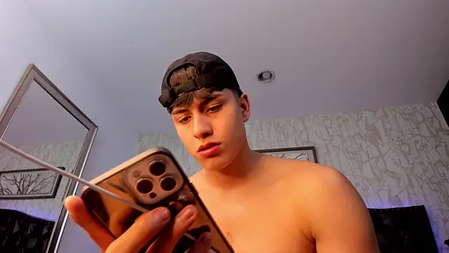 Lander_Cruz Webcam-Show