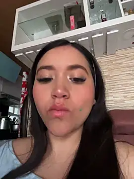 Veronica_Wins_ লাইভ XXX চ্যাট